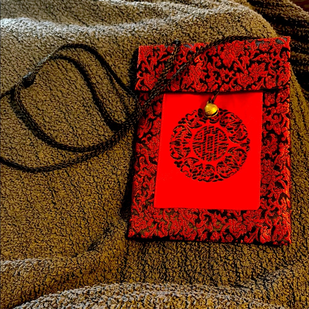 🐈⬛ Asian Silk Bag with bell latch cross body - Picture 1 of 7